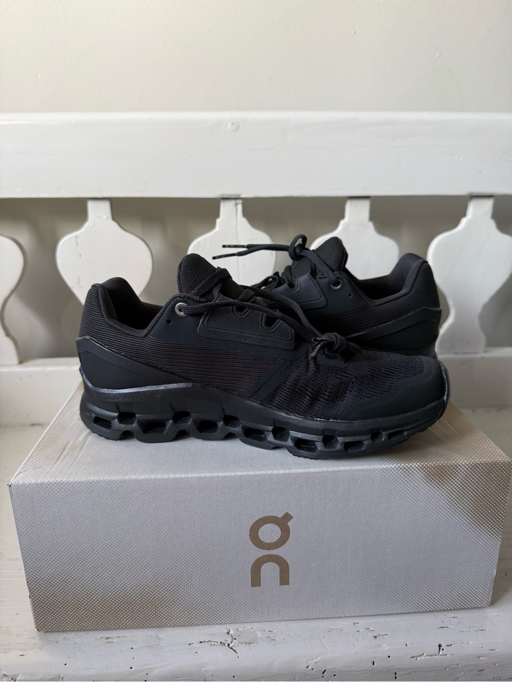On Running Black Women’s Cloud Sneakers - Picture 7 of 10